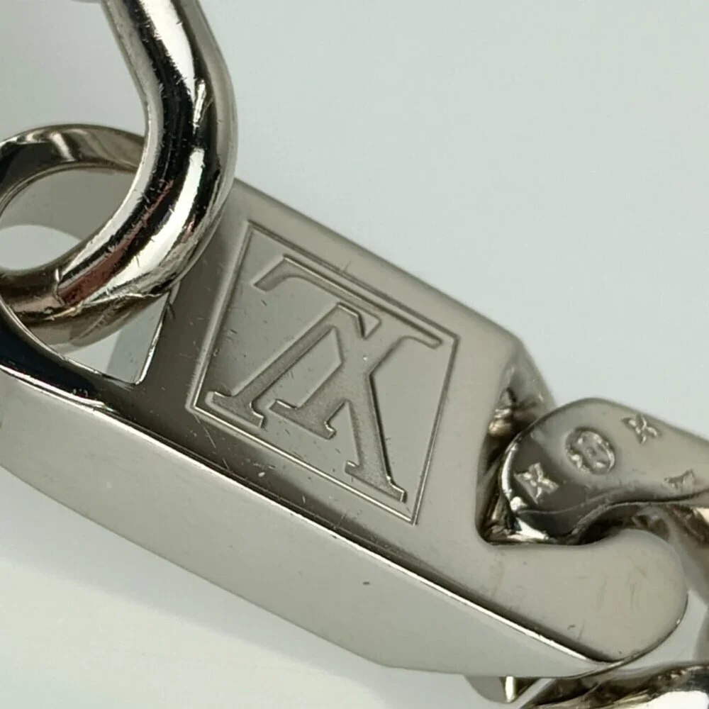 LOUIS VUITTON Black Necklace - Picture 6 of 10